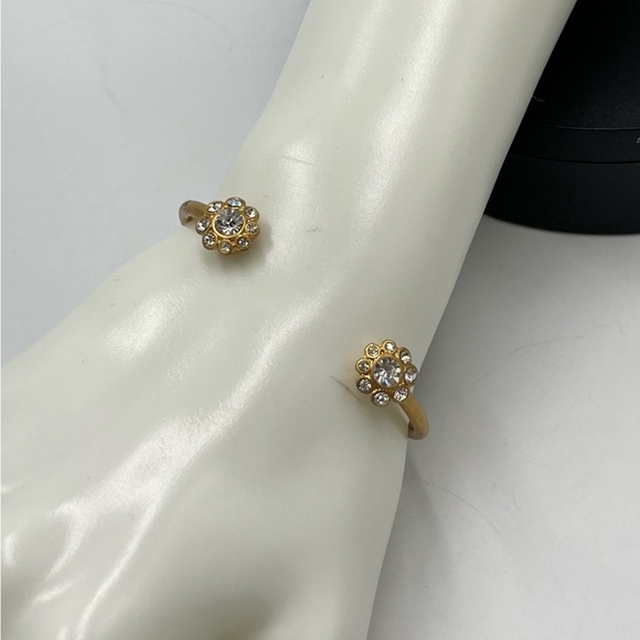 J. Crew Sparkly Rhinestone Gold Tone Flower Cuff Bracelet New - Picture 2 of 11